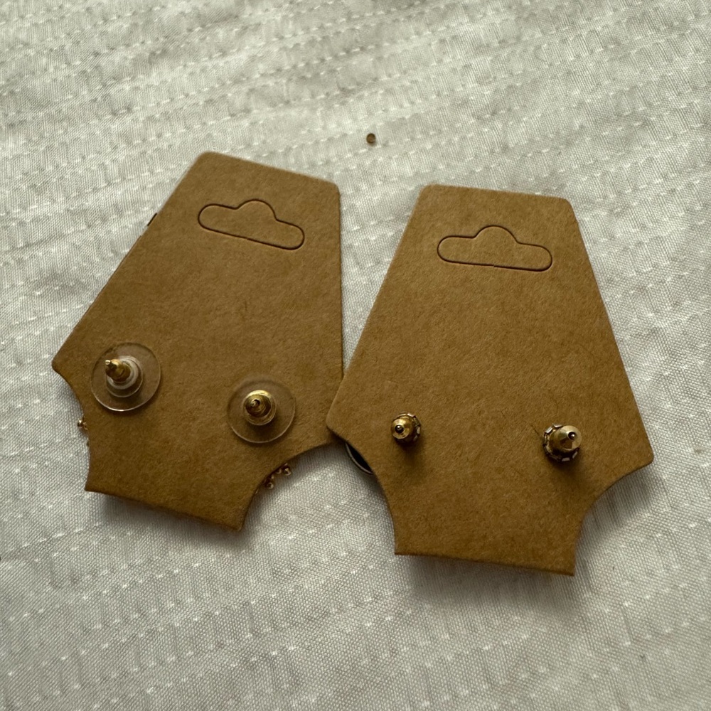 2 pair bundle earrings - Picture 2 of 6